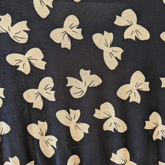 Black Long-Sleeve Tulle Dress with Bowtie Pattern - Picture 3 of 5